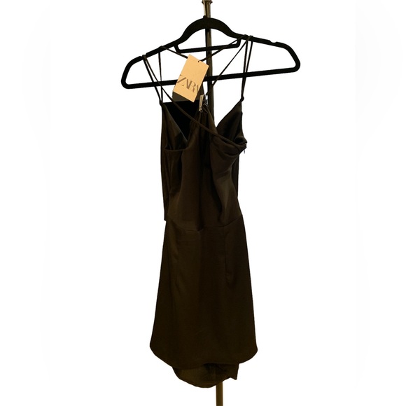 ZARA NWT- DRAPED MINI DRESS W/ SATIN FINISH OPEN BACK BLACK SIZE M - Picture 6 of 6